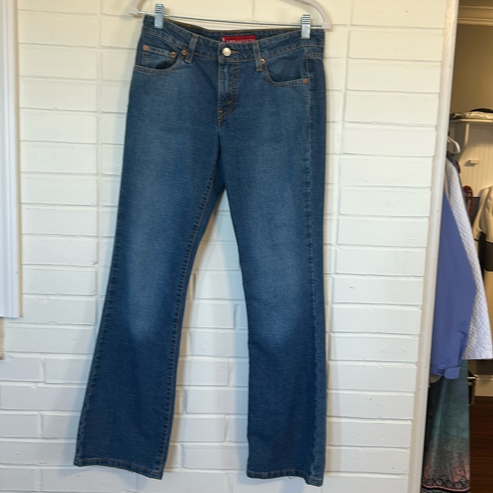 518 Levi’s Straus Superlow Stretch boot cut. 7Jr M 87% Cotton 12% Polyester (2)